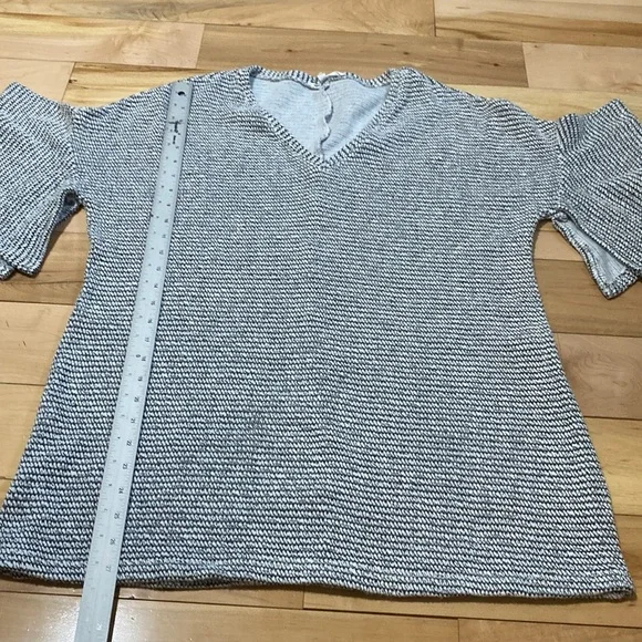 BCBGeneration V-Neck Ruffle Sleeve Tunic - Picture 10 of 12